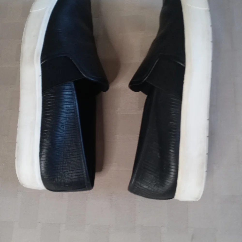 Vince leather upper